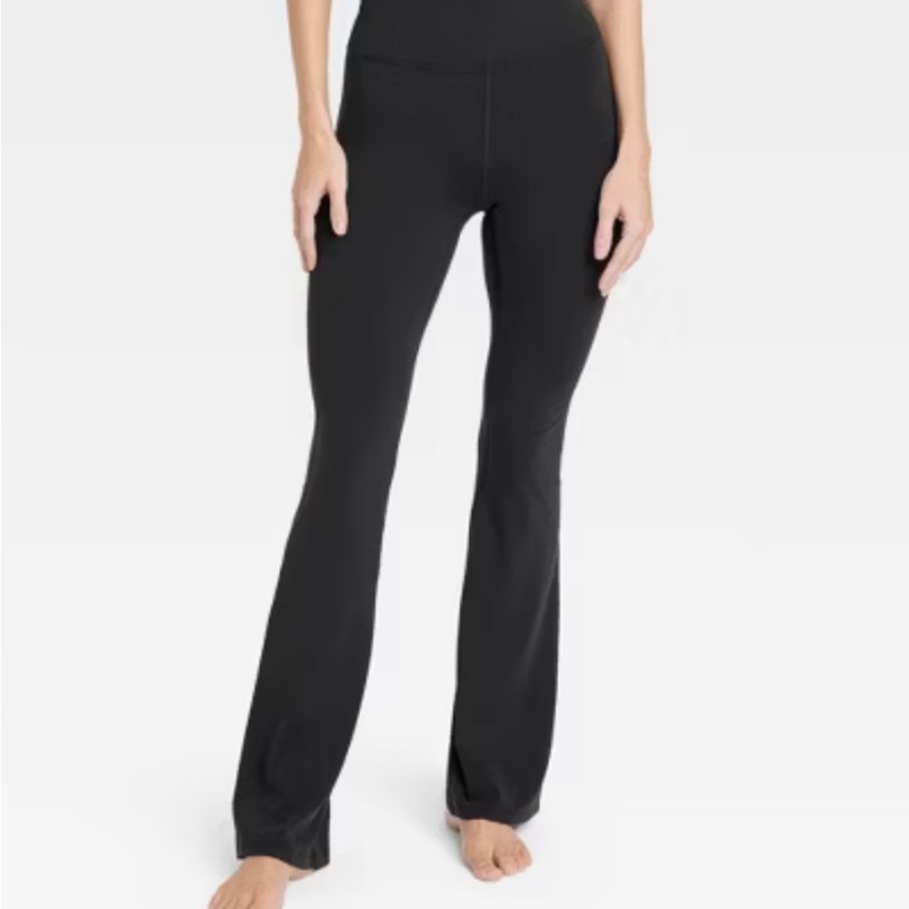 All In Motion Everyday Soft Ultra High-Rise Flare Leggings